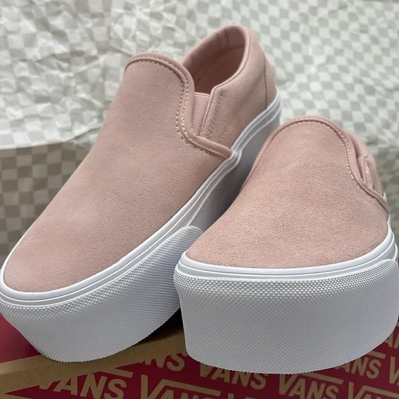 Vans WMNS Platform Sneakers Classic Slip-On Stackform
Mono Embroidery Rose Smoke - Picture 6 of 16